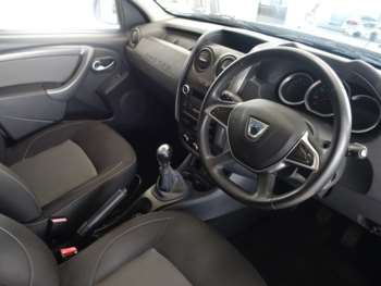 Used Dacia Duster 2017 for sale - 74746631: Photo