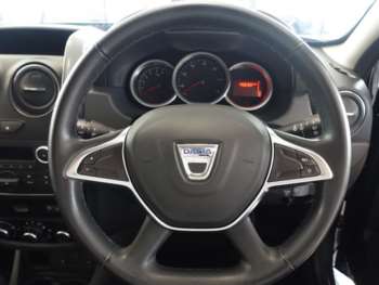 Used Dacia Duster 2017 for sale - 74746631: Photo
