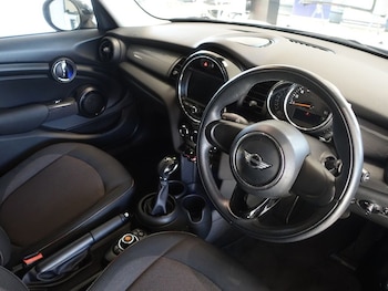 Used MINI Hatch 2017 for sale - 76868077: Photo