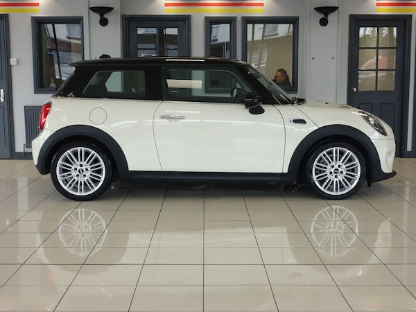 Used MINI Hatch 2018 for sale - 75685264: Photo 2