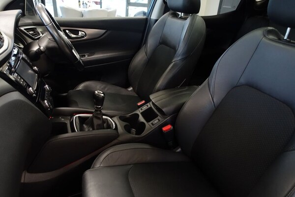 Used Nissan Qashqai 2018 for sale - 76010348: Photo 14