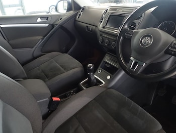 Used Volkswagen Tiguan 2016 for sale - 76081061: Photo 2