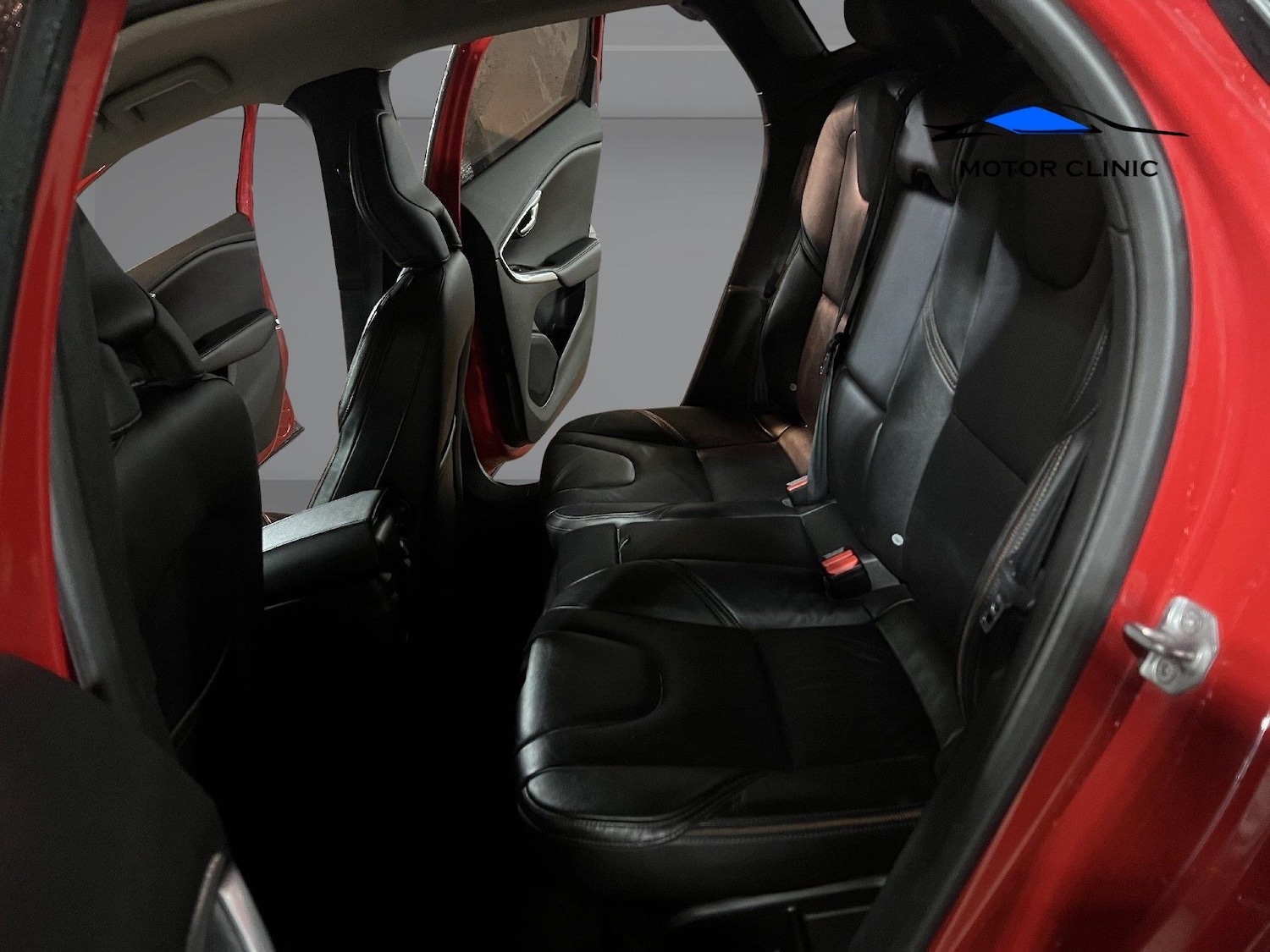 Used Volvo V40 2015 for sale - 77112945: Photo 13