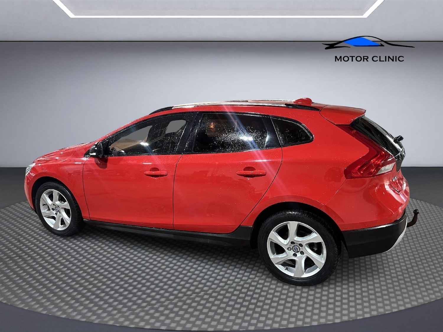 Used Volvo V40 2015 for sale - 77112945: Photo 3