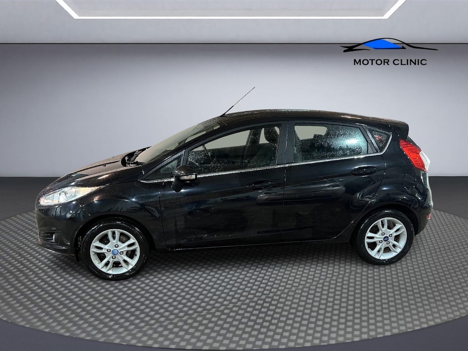 Used Ford Fiesta 2015 for sale - 76713469: Photo 2