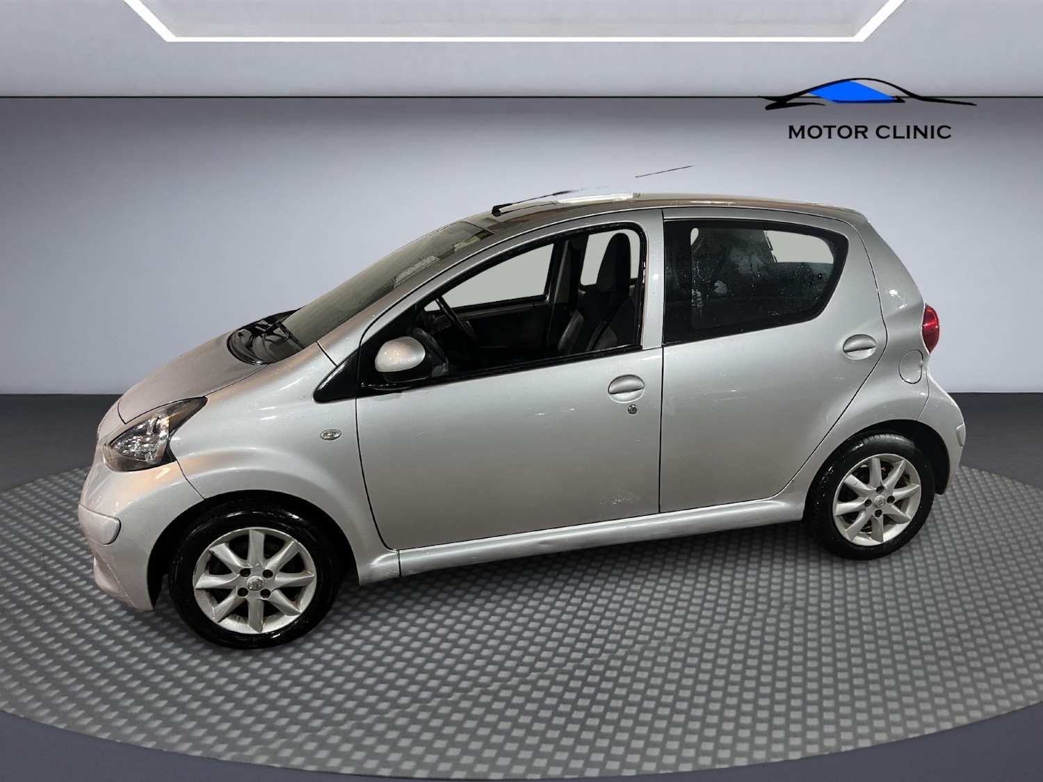 Used Toyota AYGO 2008 for sale - 76699746: Photo 4