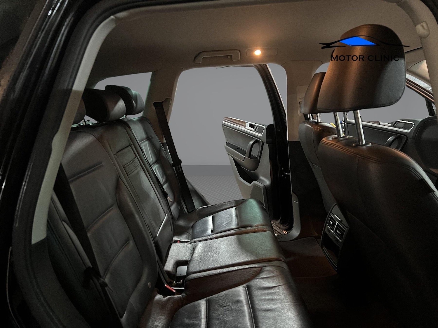 Used Volkswagen Touareg 2012 for sale - 76741592: Photo 14