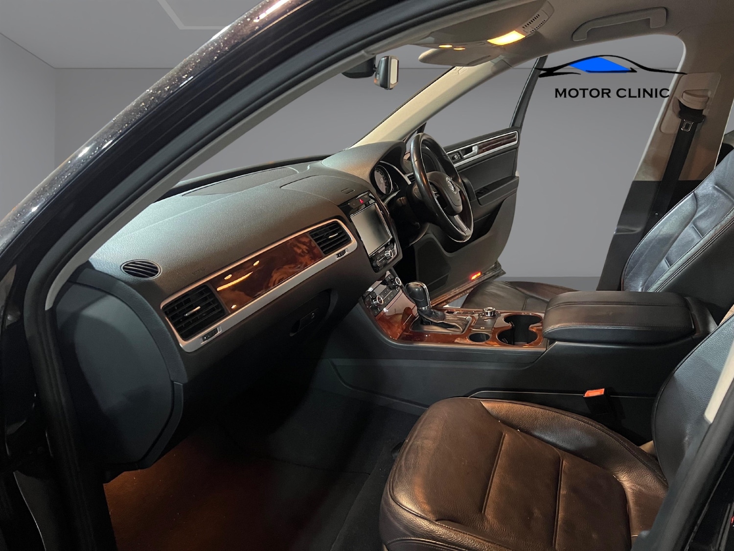 Used Volkswagen Touareg 2012 for sale - 76603106: Photo 12