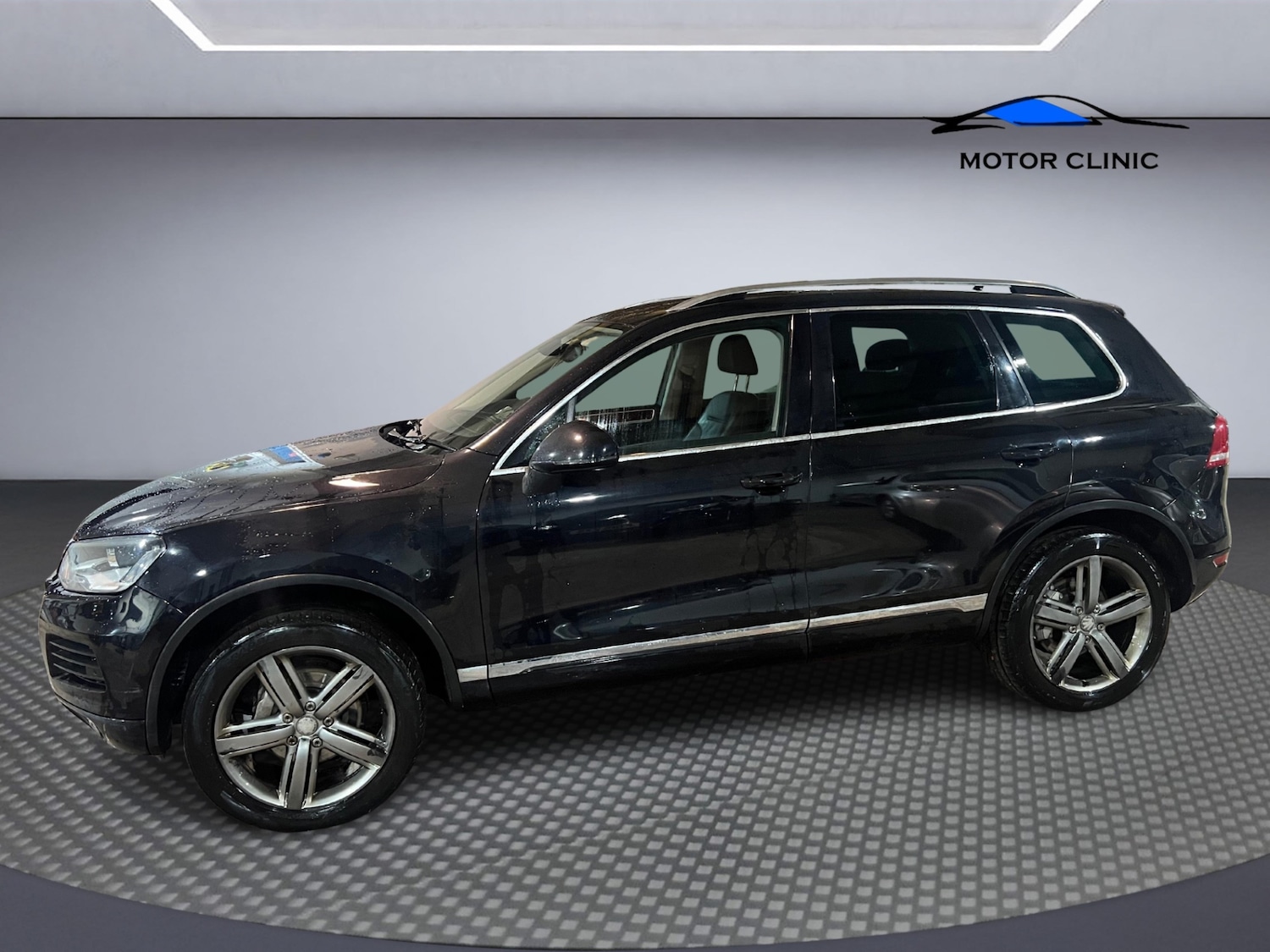 Used Volkswagen Touareg 2012 for sale - 76603106: Photo 2