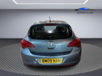 Used Vauxhall Astra 2010 for sale - 76672669: Photo