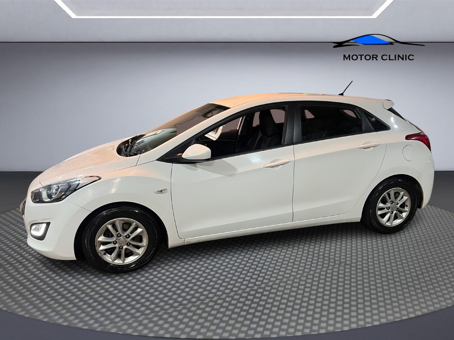 Used Hyundai i30 2013 for sale - 76612584: Photo 2