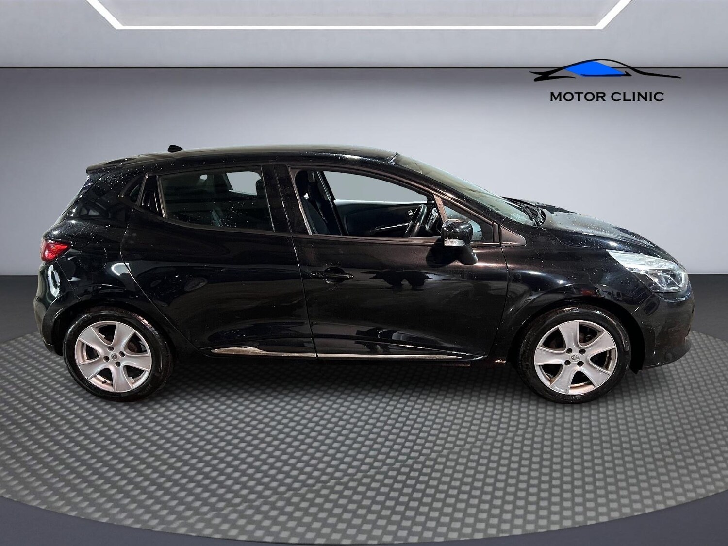 Used Renault Clio 2015 for sale - 77479596: Photo 6