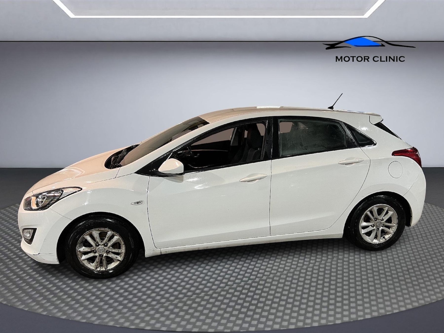 Used Hyundai i30 2013 for sale - 76770304: Photo 2