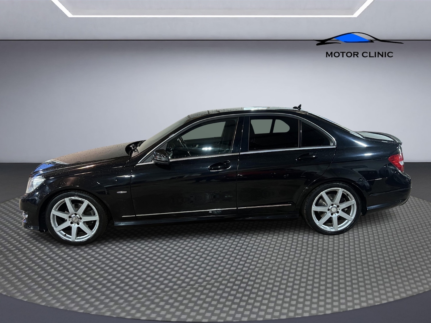 Used Mercedes-Benz C Class 2013 for sale - 76373858: Photo 2