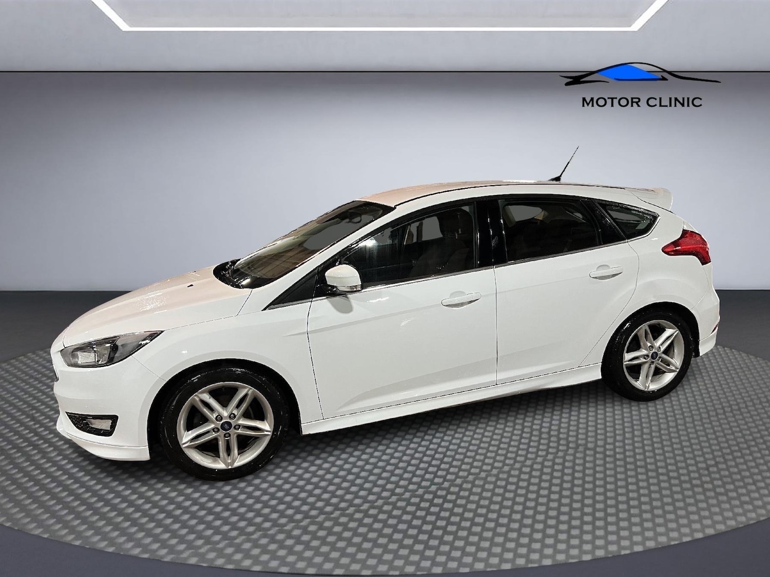 Used Ford Focus 2015 for sale - 77112949: Photo 2