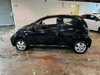 Used Toyota AYGO 2010 for sale - 75278157: Photo
