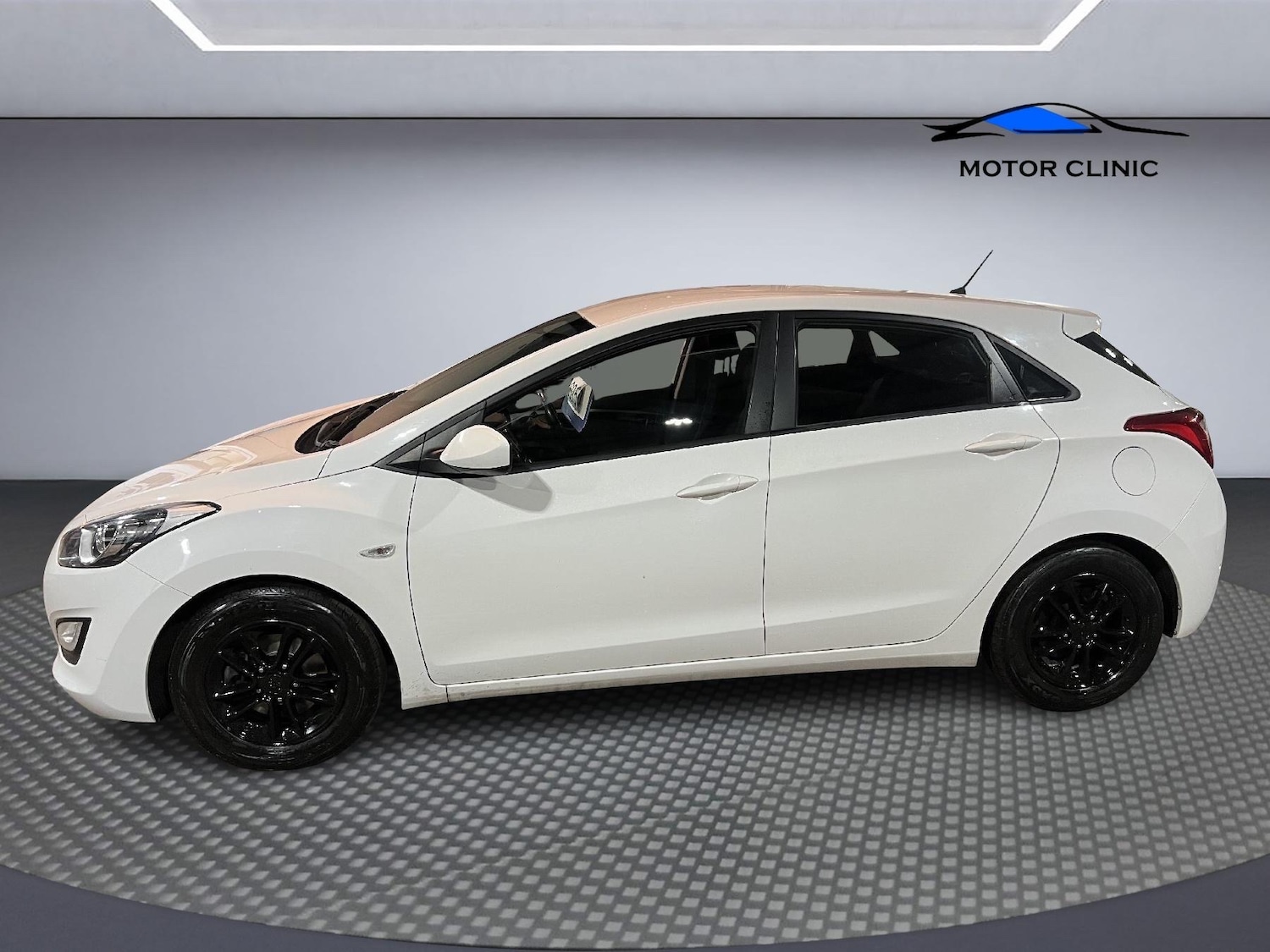 Used Hyundai i30 2013 for sale - 76848873: Photo 2