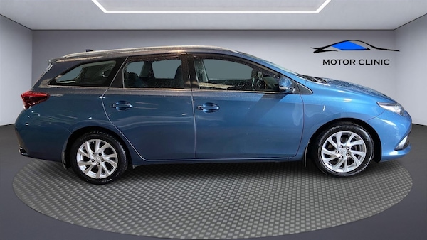 Used Toyota Auris 2015 for sale - 75650217: Photo 2