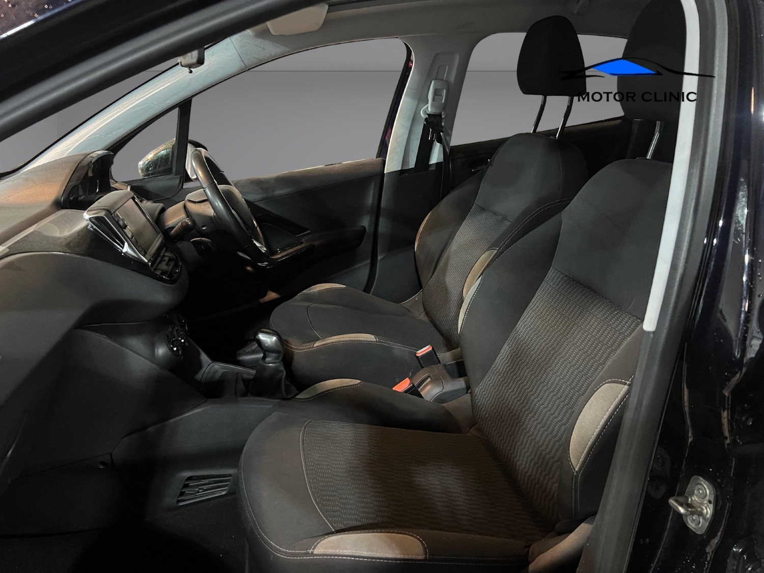 Used Peugeot 208 2014 for sale - 76518115: Photo 9