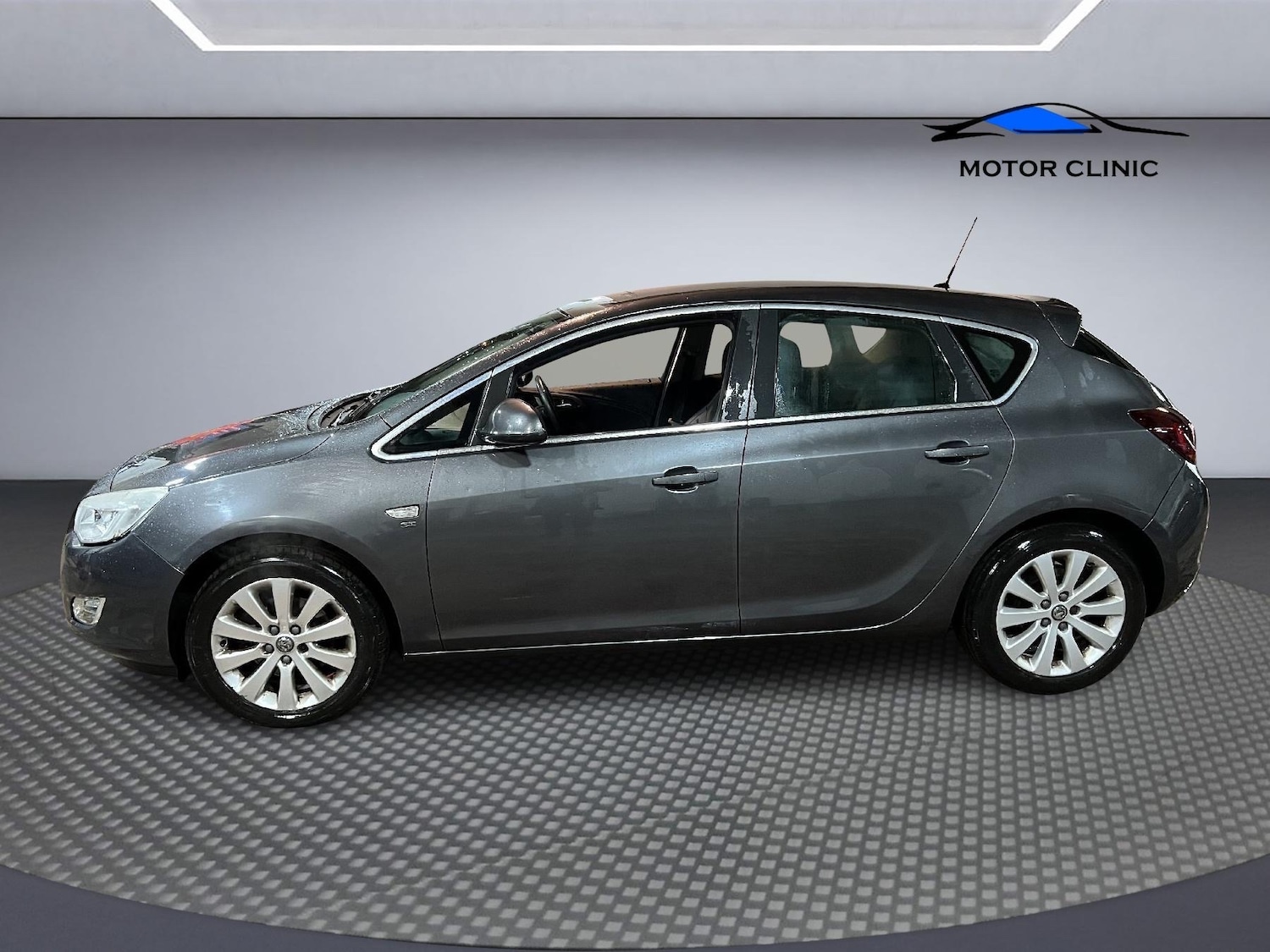 Used Vauxhall Astra 2012 for sale - 76885228: Photo 2