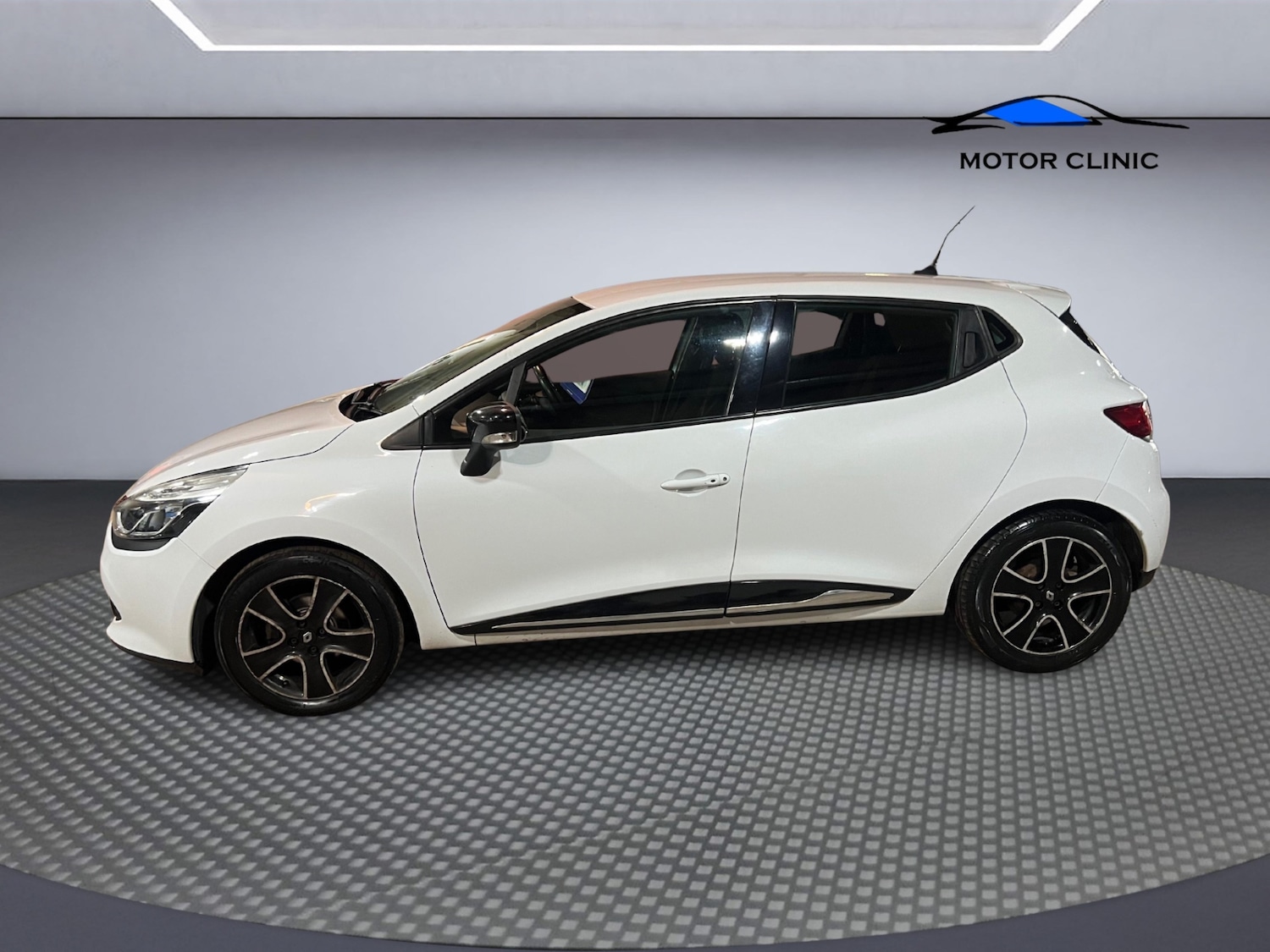 Used Renault Clio 2014 for sale - 76305880: Photo 2