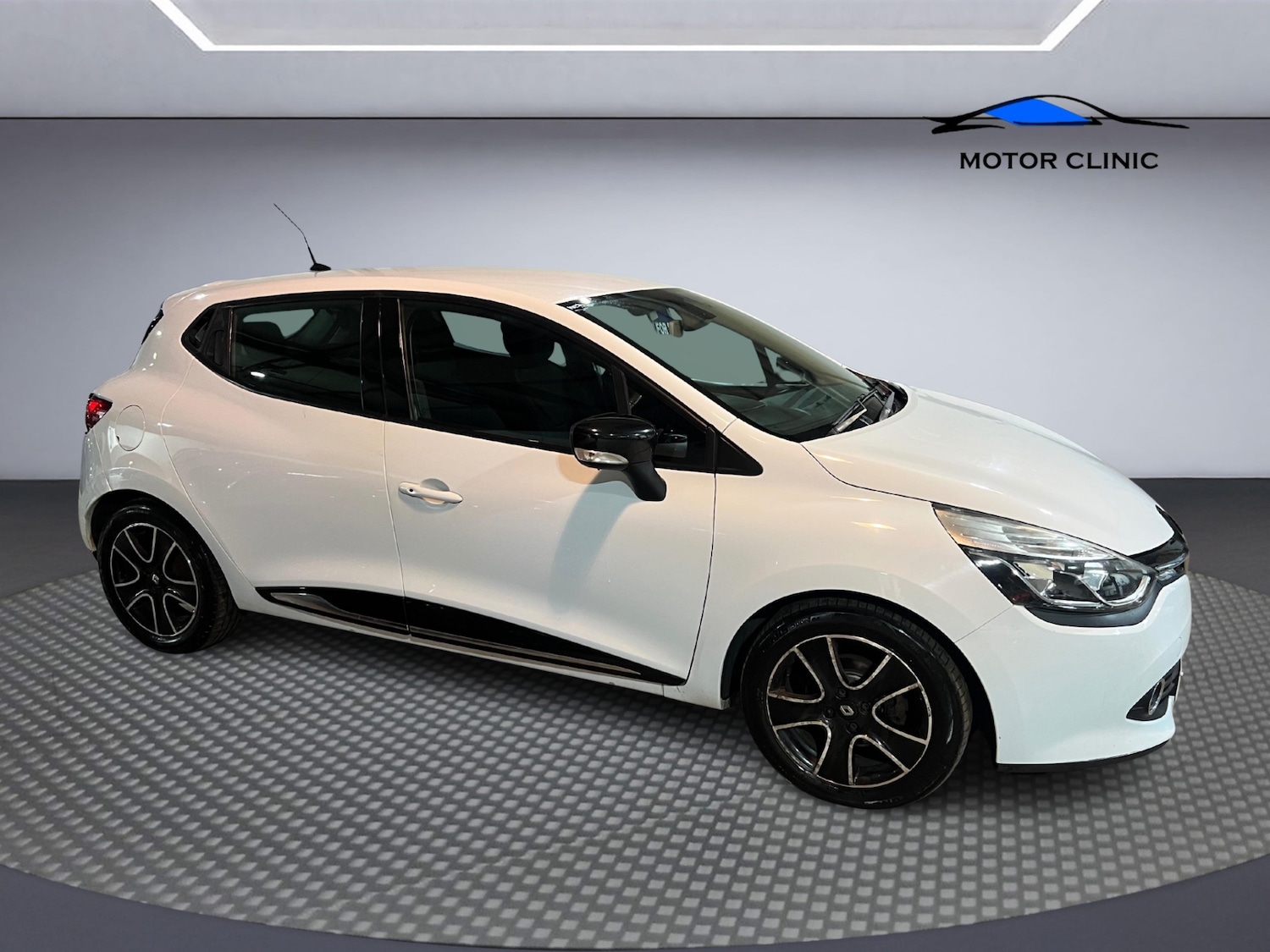 Used Renault Clio 2014 for sale - 76305880: Photo 6
