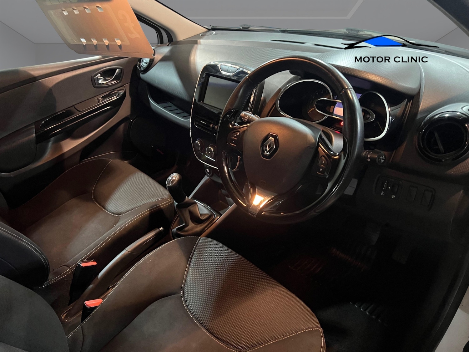 Used Renault Clio 2014 for sale - 76305880: Photo 9