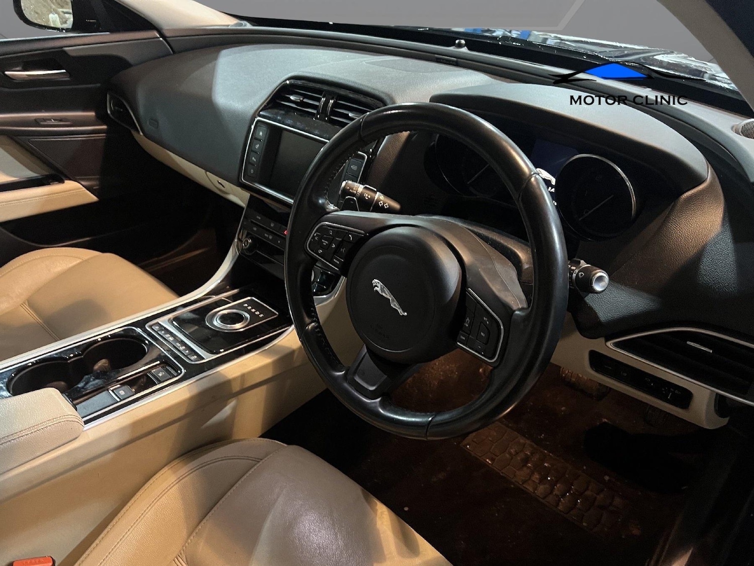 Used Jaguar XE 2016 for sale - 77429343: Photo 10