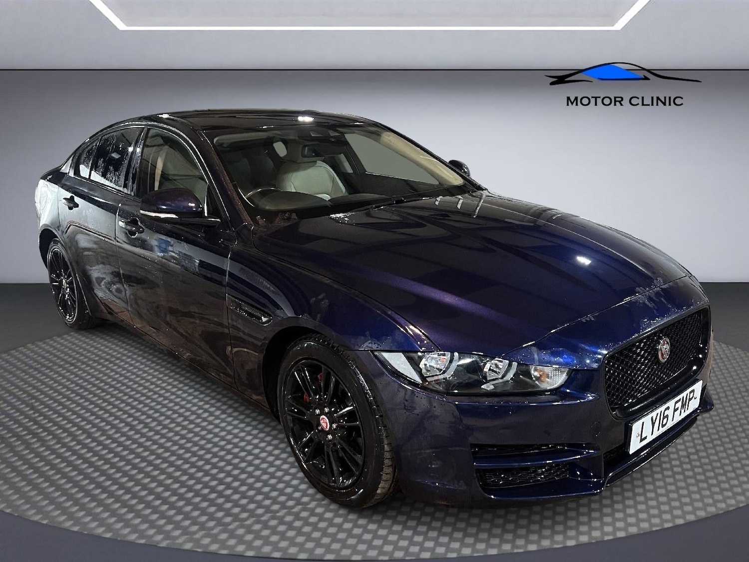 Used Jaguar XE 2016 for sale - 77429343: Photo 8