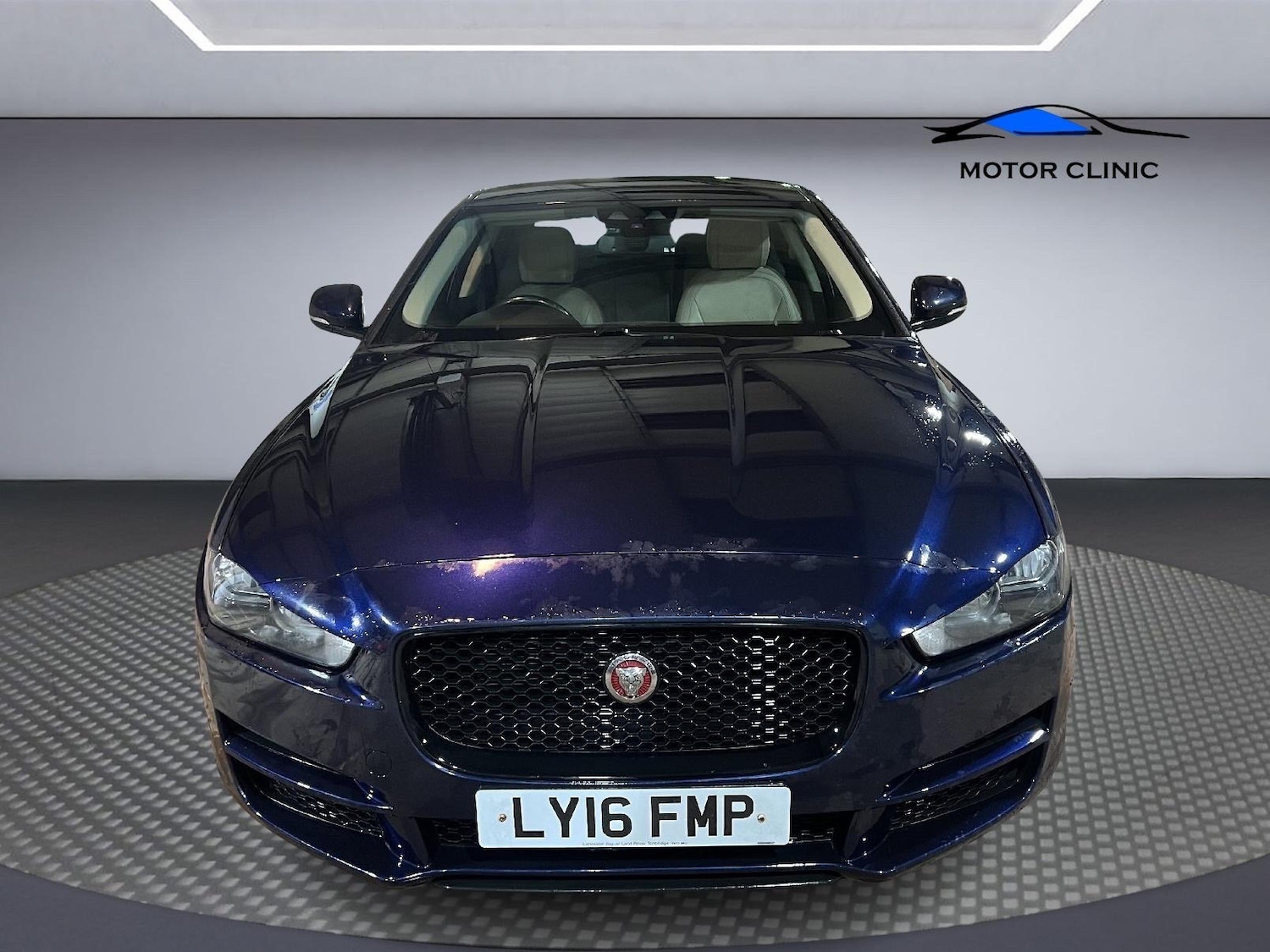 Used Jaguar XE 2016 for sale - 77429343: Photo 9