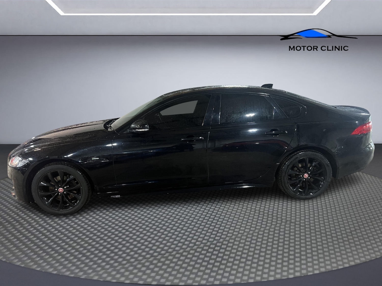 Used Jaguar XF 2019 for sale - 76431785: Photo 2