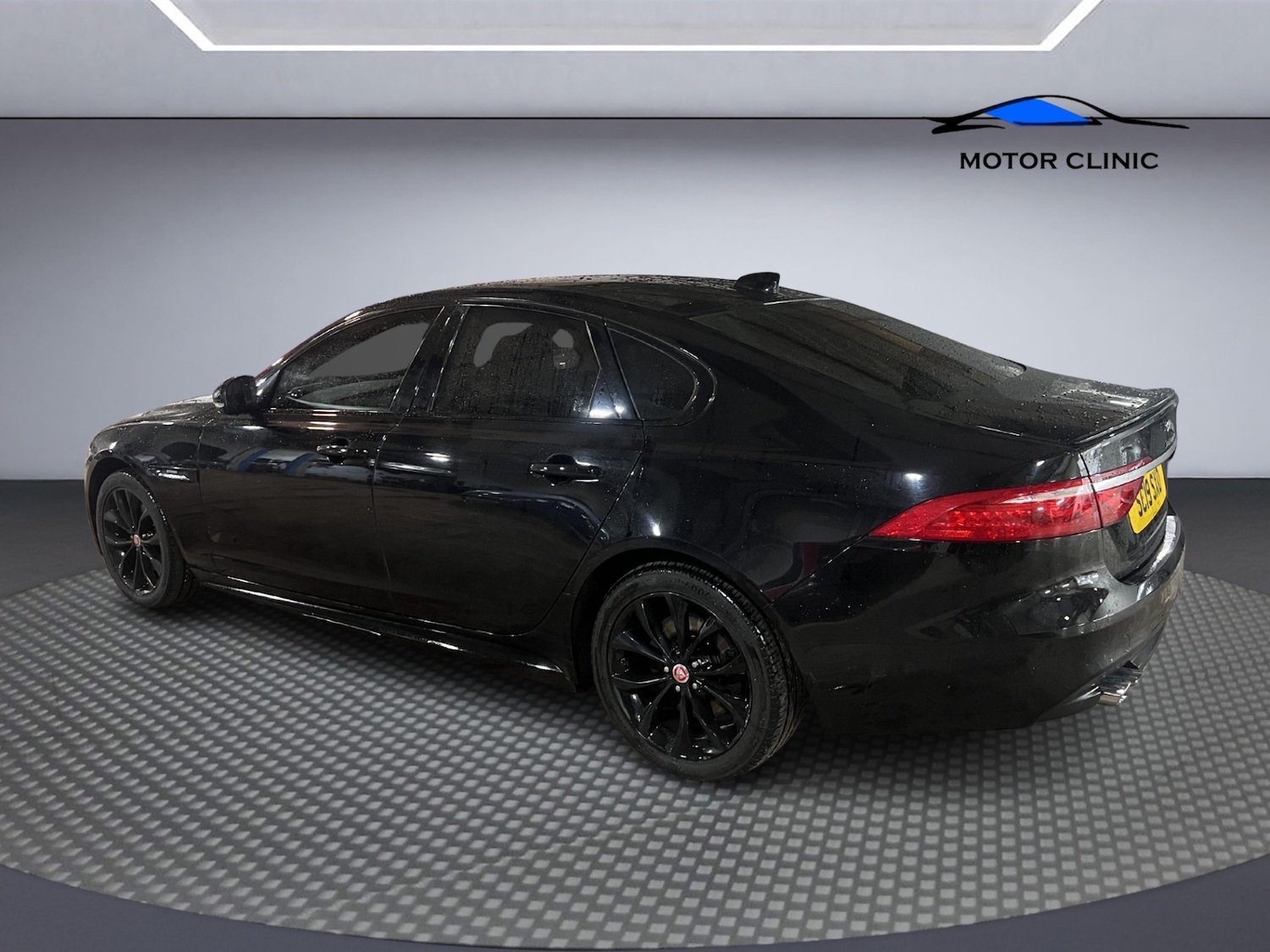Used Jaguar XF 2019 for sale - 76431785: Photo 4
