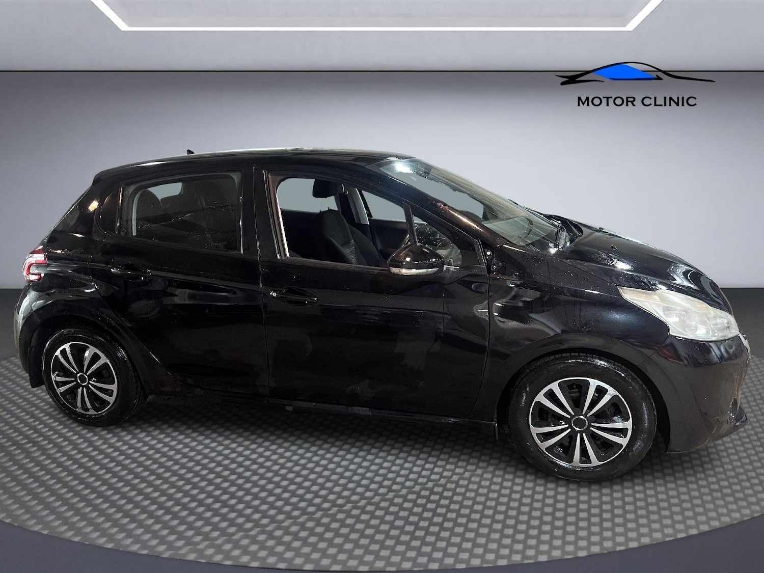 Used Peugeot 208 2012 for sale - 77017203: Photo 4