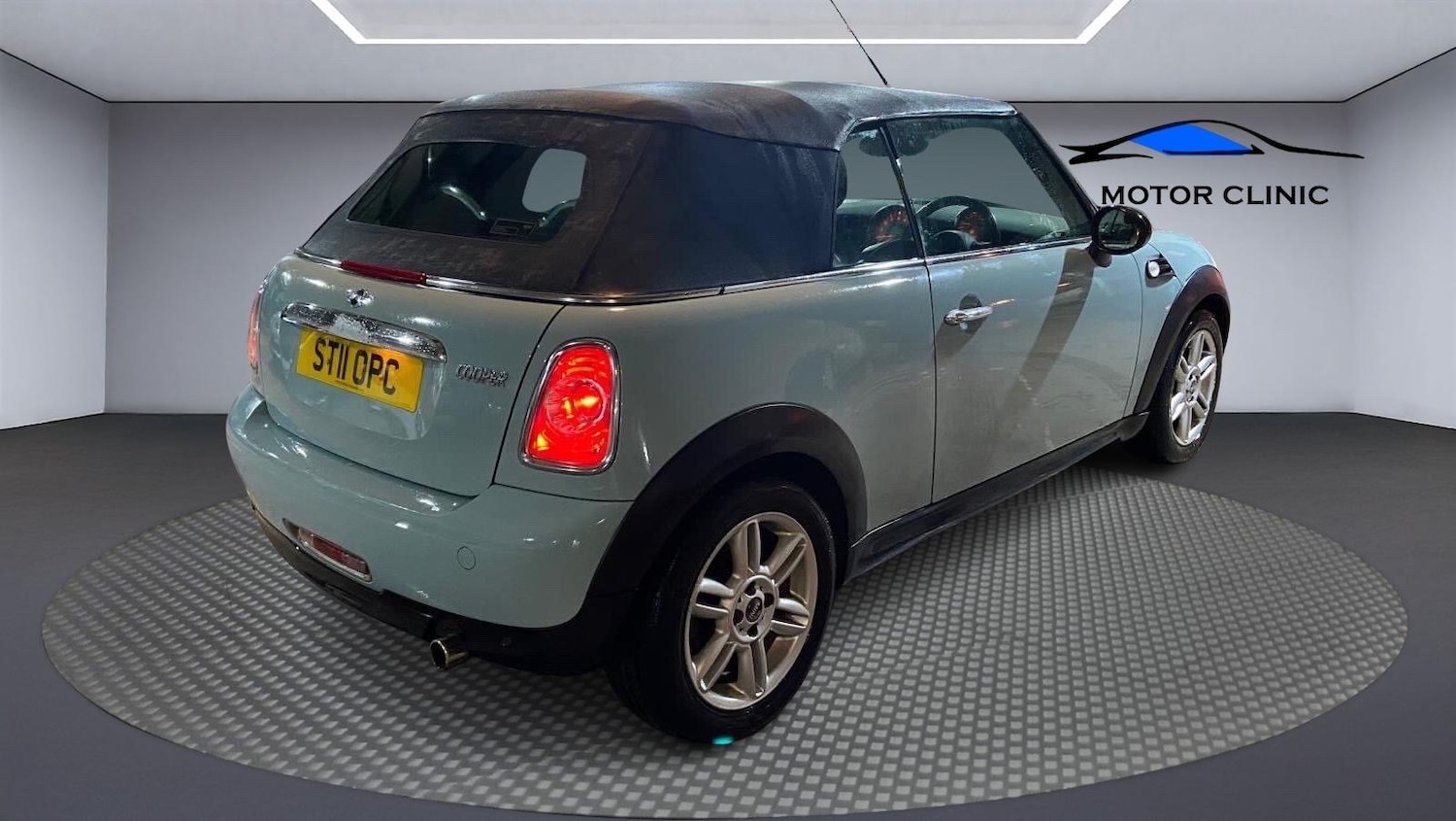Used MINI Convertible 2011 for sale - 77035788: Photo 2
