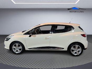 Used Renault Clio 2015 for sale - 76114673: Photo 2