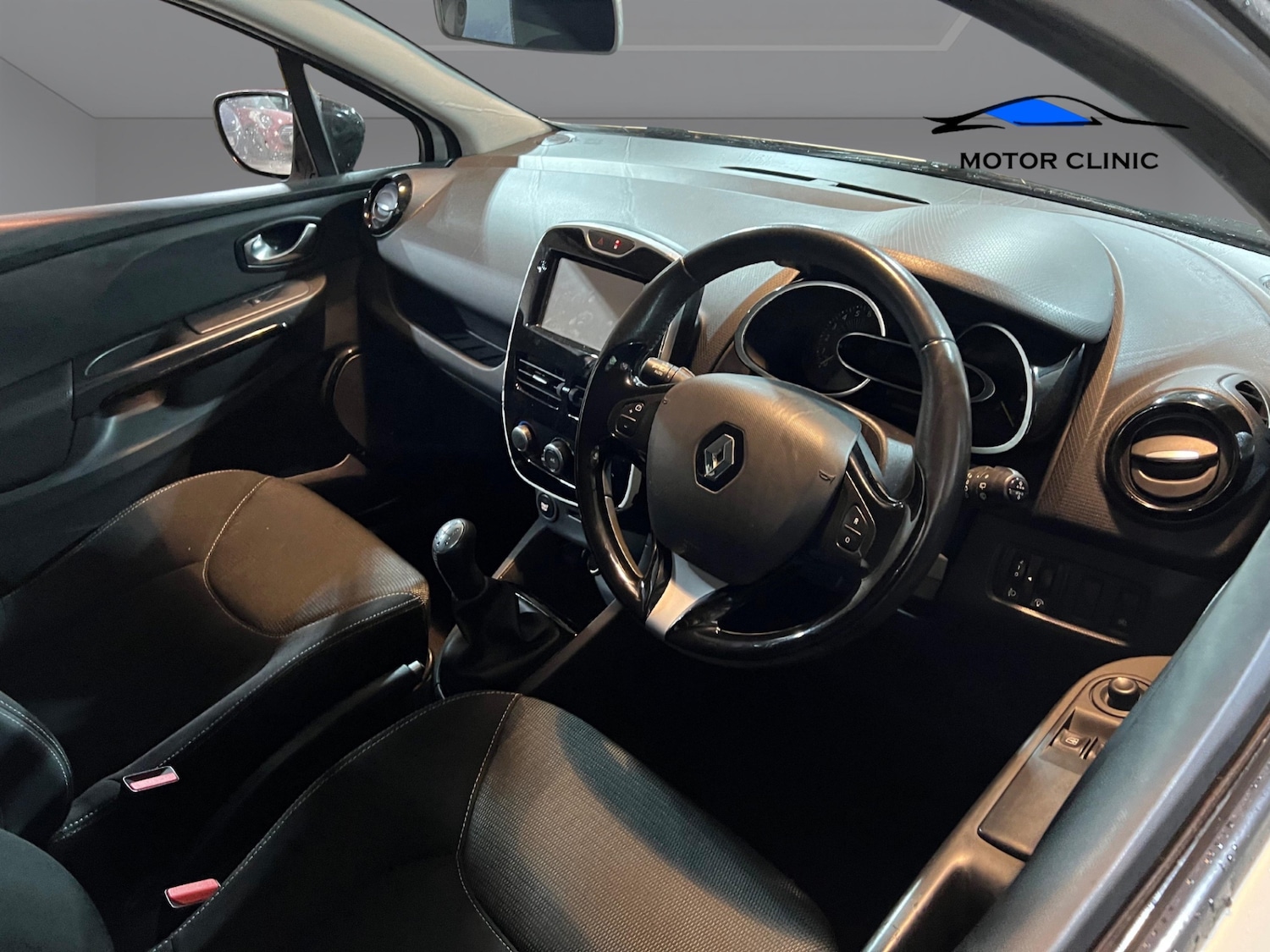 Used Renault Clio 2015 for sale - 76114673: Photo 8