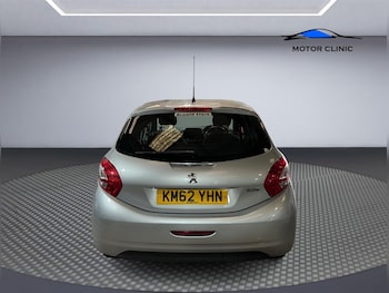 Used Peugeot 208 2013 for sale - 75952443: Photo