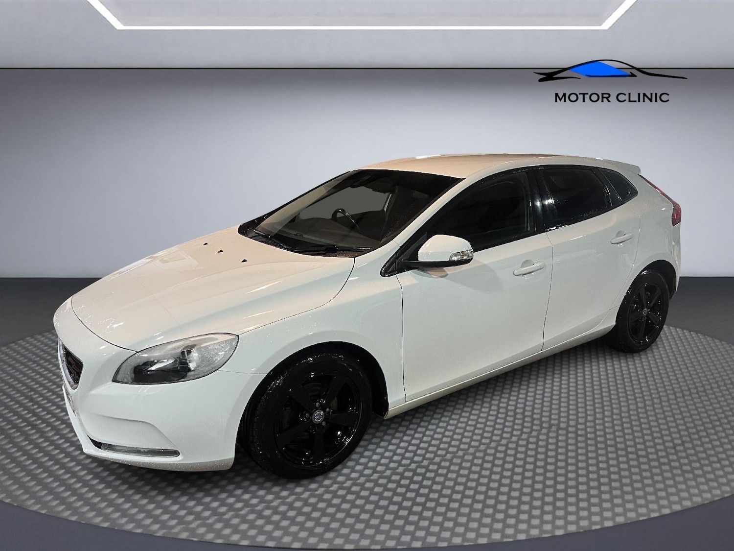 Used Volvo V40 2014 for sale - 77008419: Photo 2