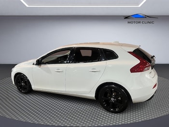 Used Volvo V40 2014 for sale - 77008419: Photo