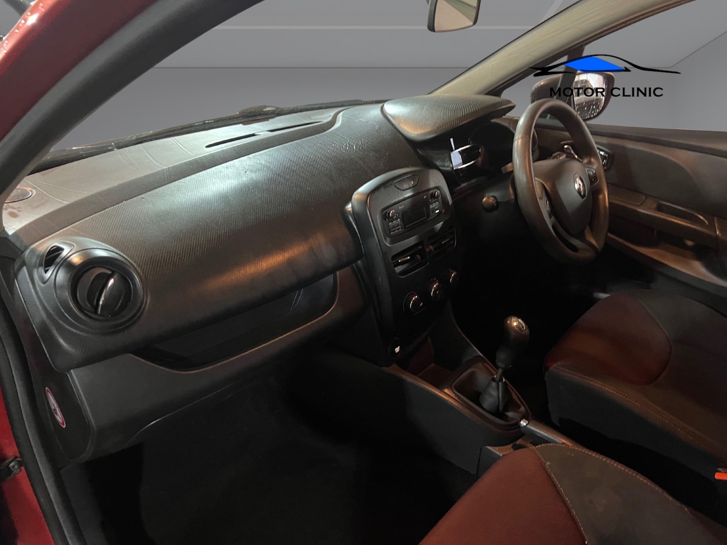 Used Renault Clio 2015 for sale - 76431188: Photo 9