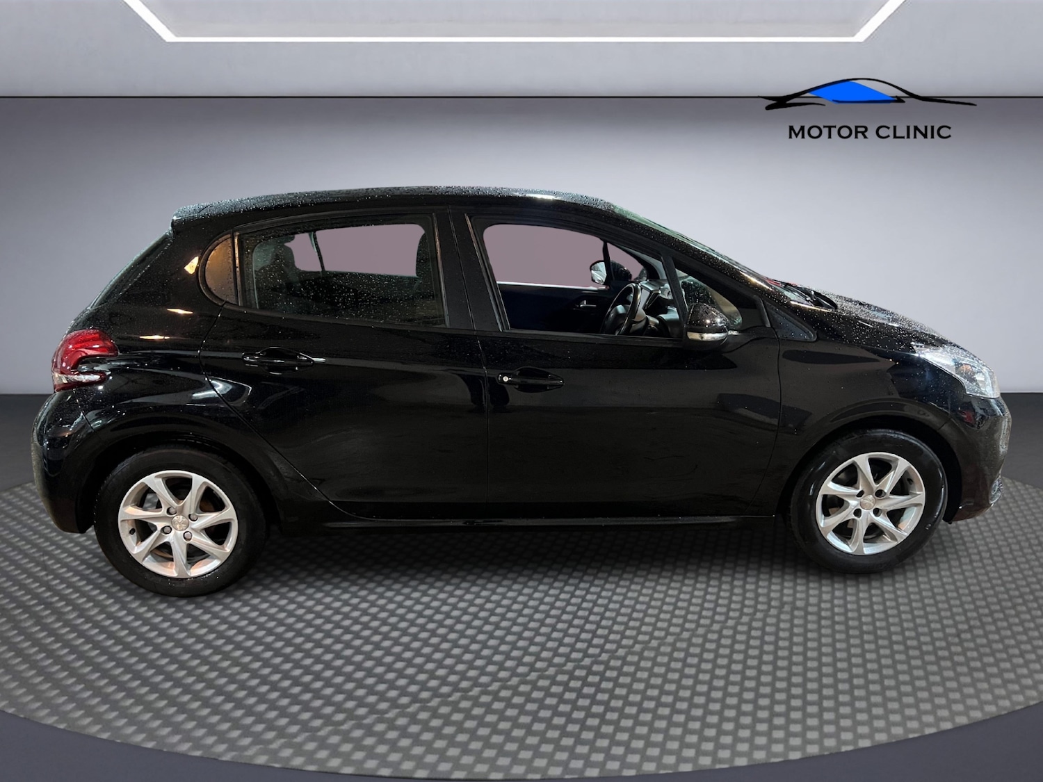 Used Peugeot 208 2017 for sale - 76431765: Photo 6