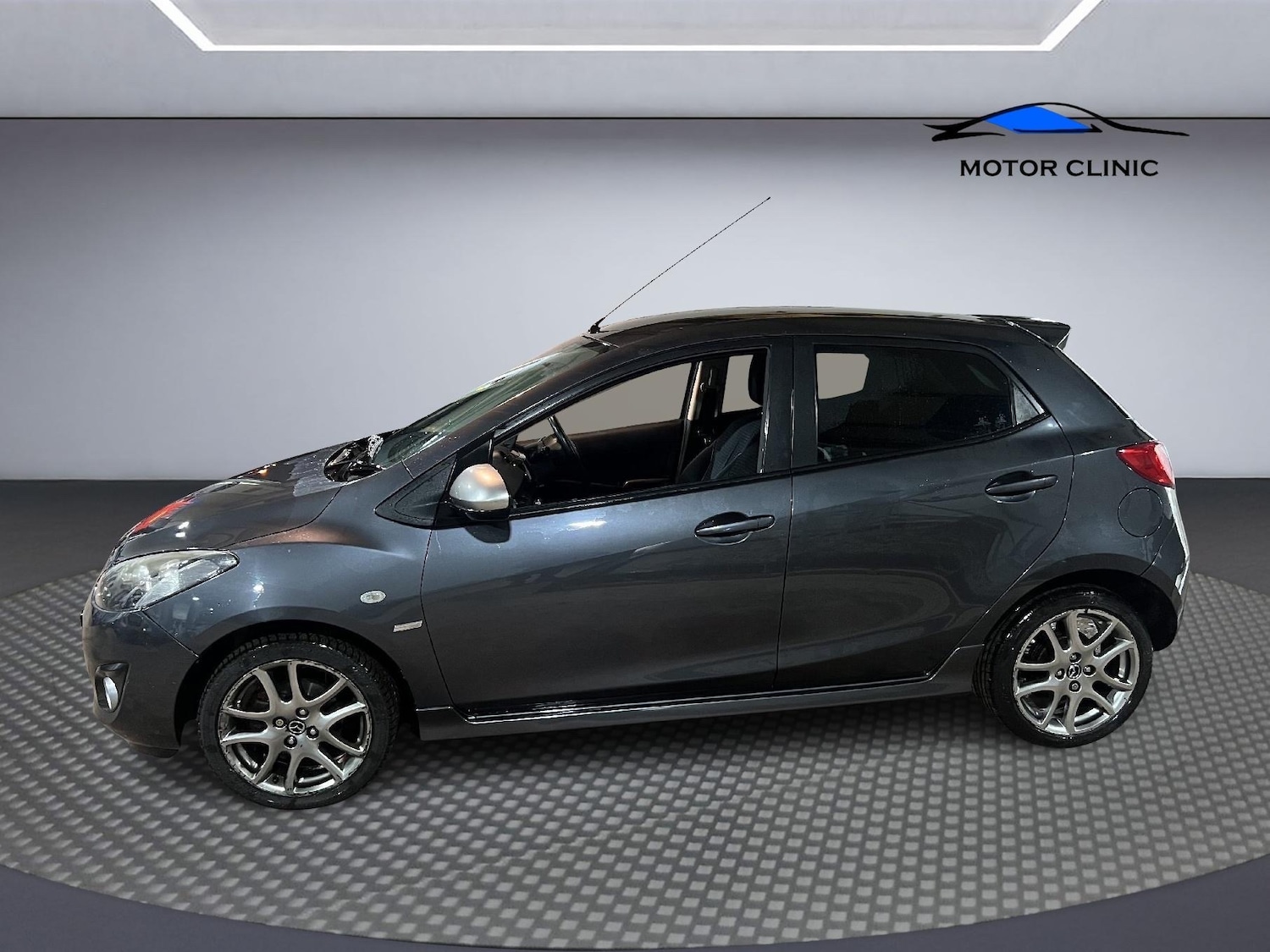 Used Mazda Mazda2 2014 for sale - 77201507: Photo 2