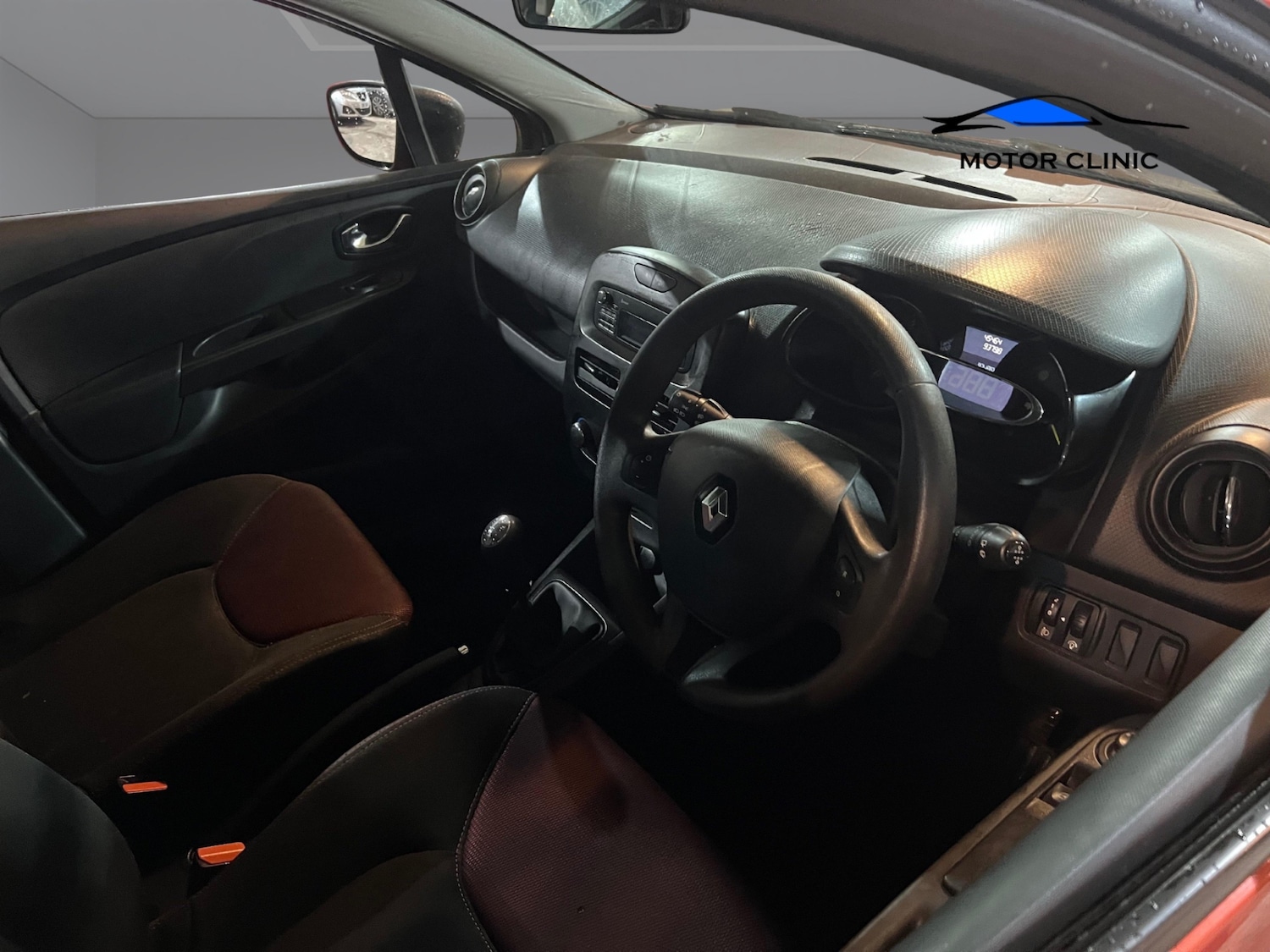 Used Renault Clio 2015 for sale - 76442513: Photo 8