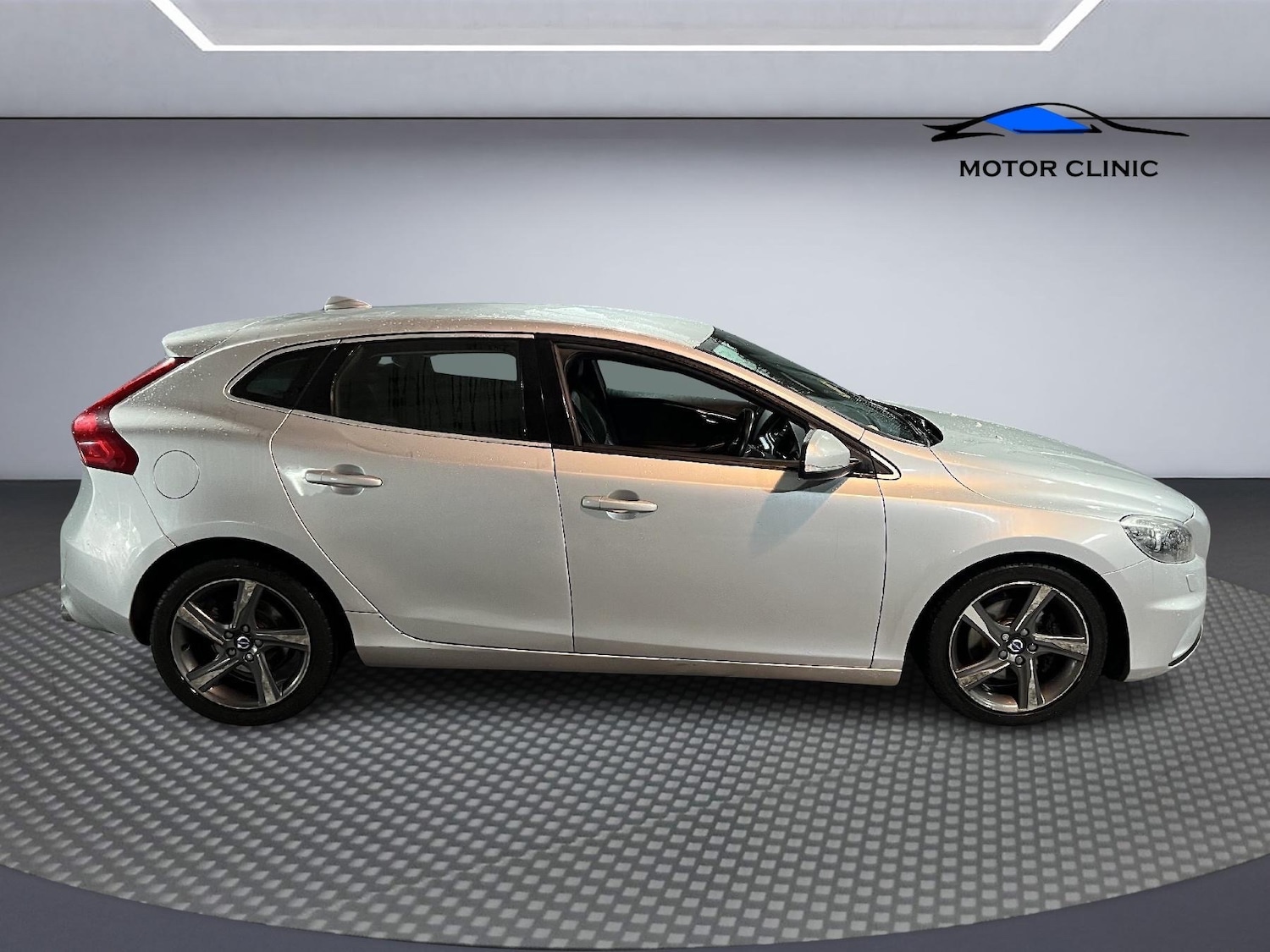 Used Volvo V40 2015 for sale - 77677273: Photo 6