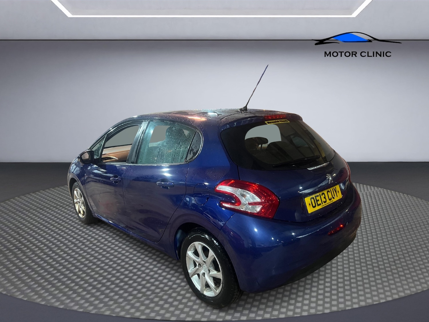 Used Peugeot 208 2013 for sale - 76672670: Photo 2