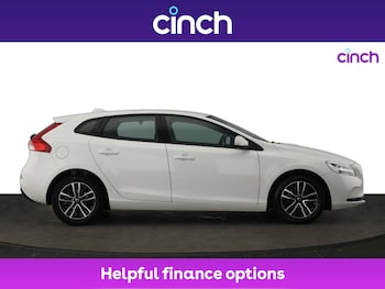 Used Volvo V40 2019 for sale - 76758545: Photo