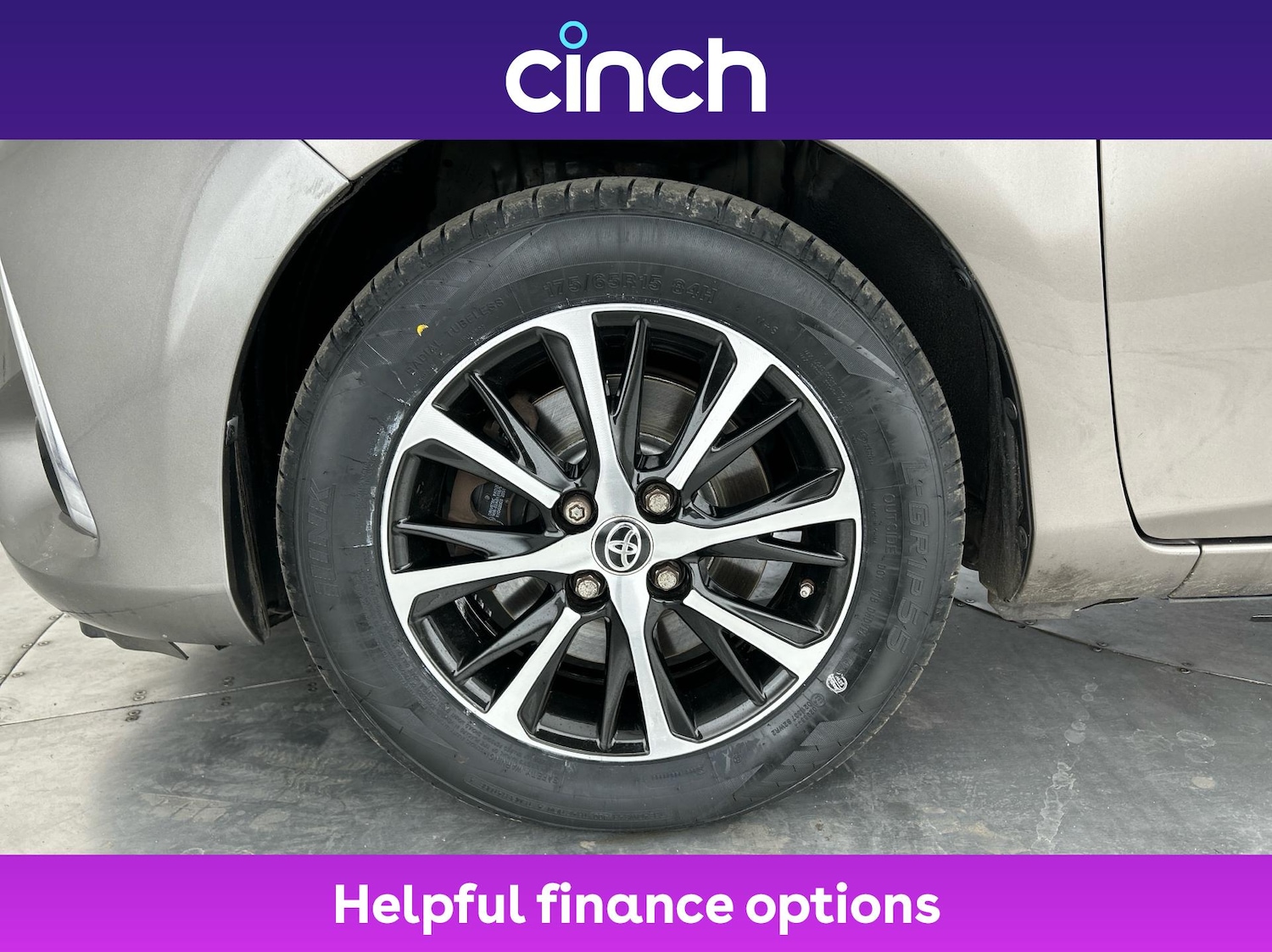 Used Toyota Yaris 2018 for sale - 76416319: Photo 24