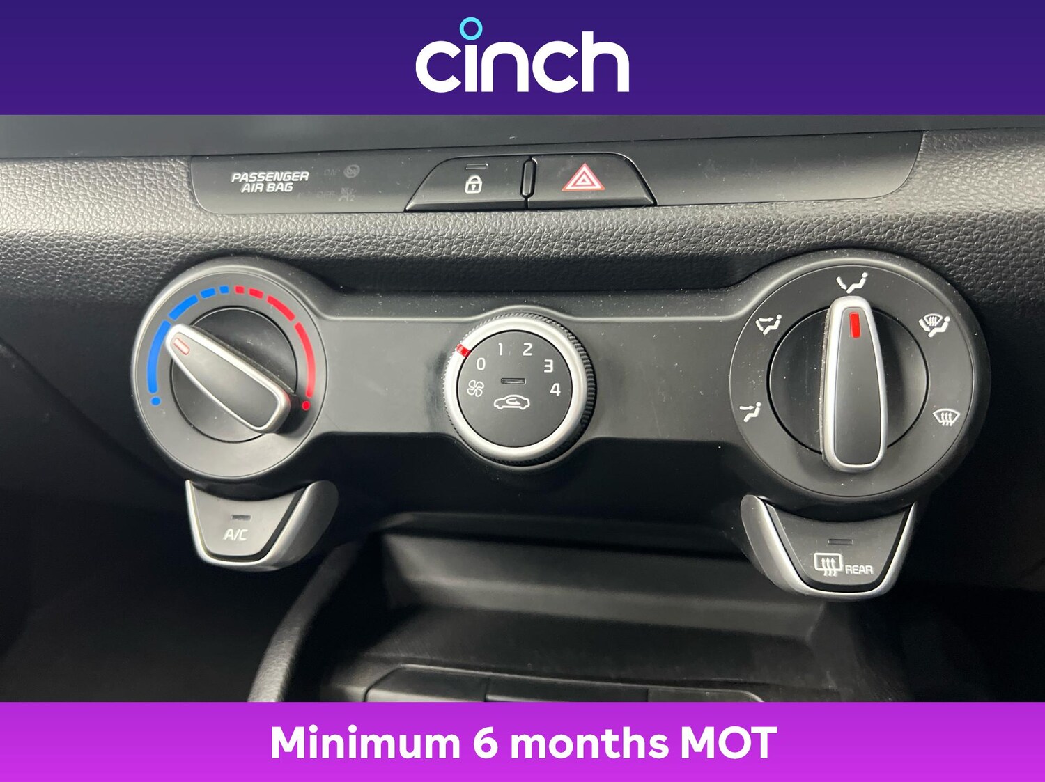 Used Kia Stonic 2018 for sale - 76292624: Photo 32