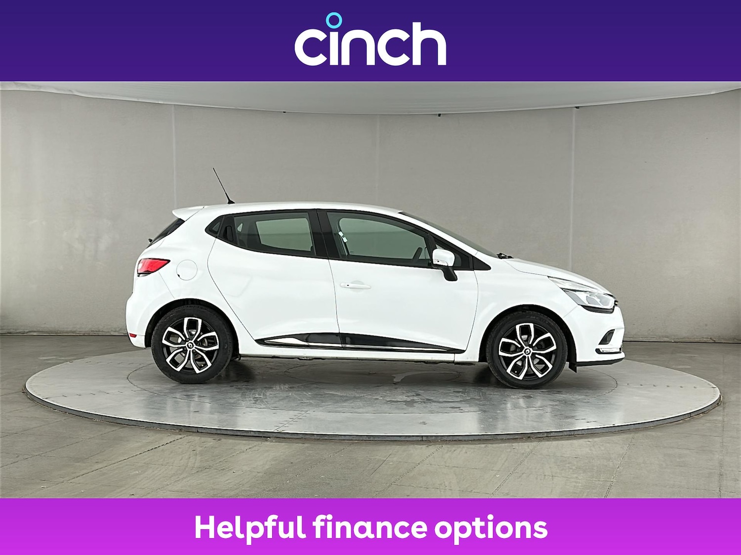 Used Renault Clio 2019 for sale - 76854933: Photo 2