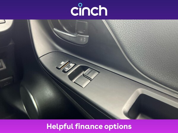 Used Toyota Yaris 2020 for sale - 75717393: Photo 35